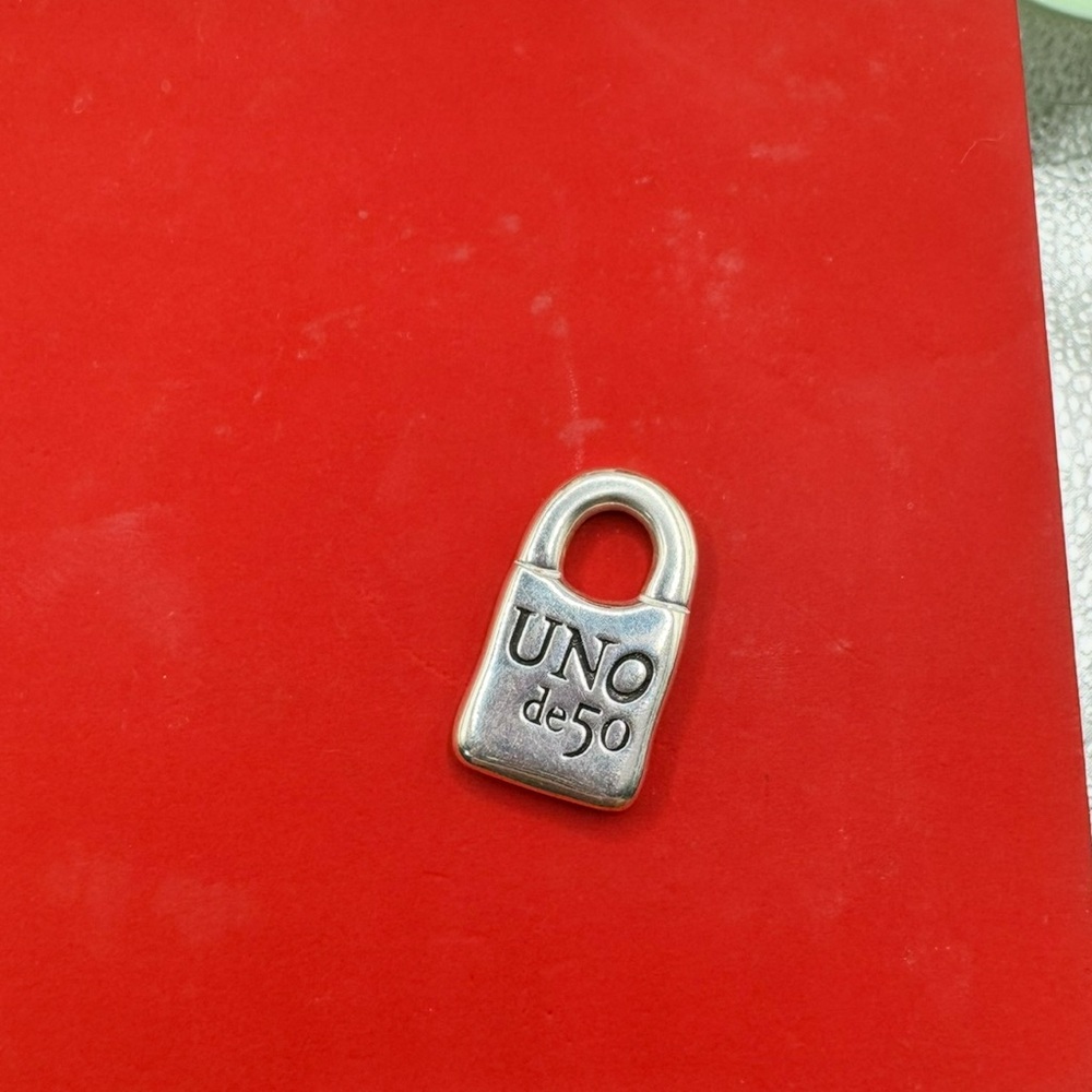 Firm price ⭐️Used ⭐️UNO de 50 Silver Padlock Pendant